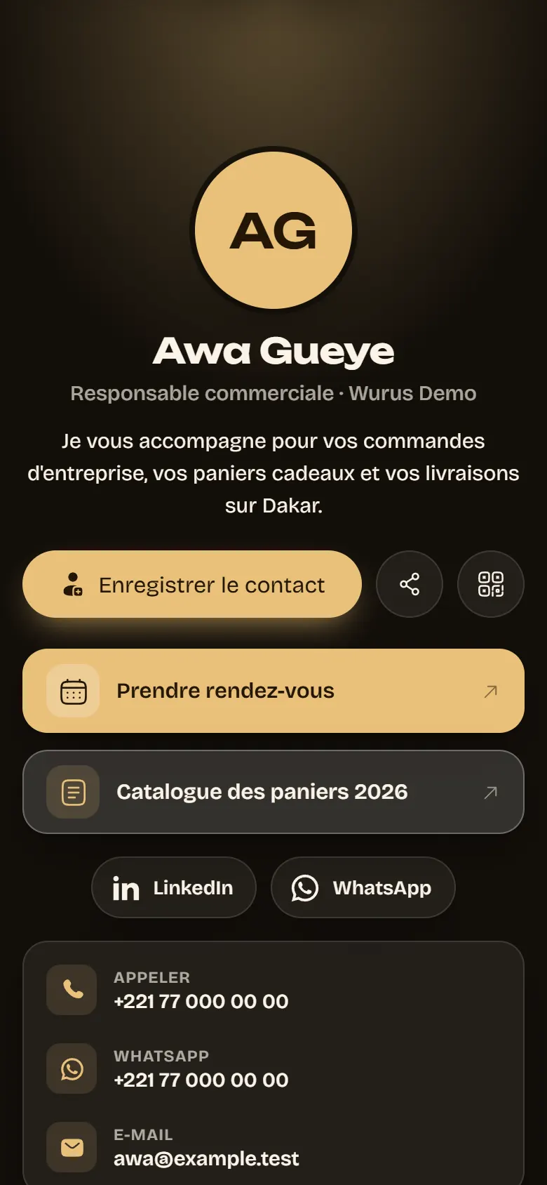 La carte d'une commerciale en ambiance sombre : photo, poste, bouton de rendez-vous mis en avant, catalogue, LinkedIn et WhatsApp.