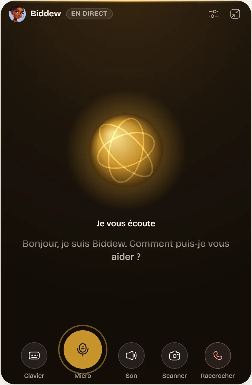 L’écran de voix en direct de Biddew : l’orbe doré, la mention « Je vous écoute » et les boutons Clavier, Micro, Son, Scanner et Raccrocher.